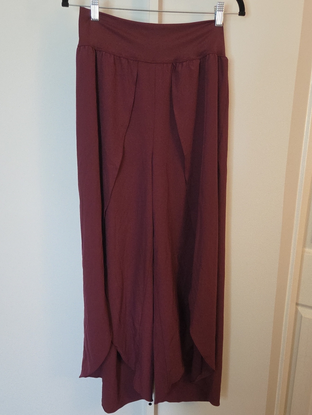 NWT Halara High Waisted Split Leg Wide Leg Flowy Pants Burgundy Large